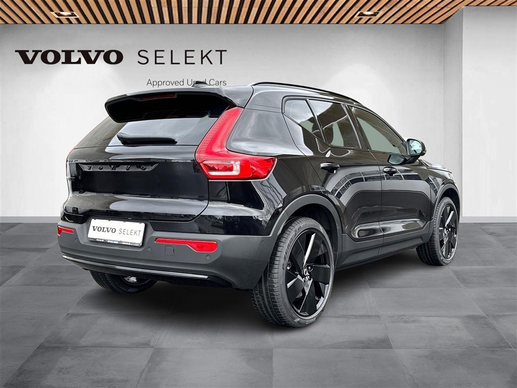 Volvo EX40 Single Motor Extended Range Black Edition 252HK 5d Aut. - Image 2