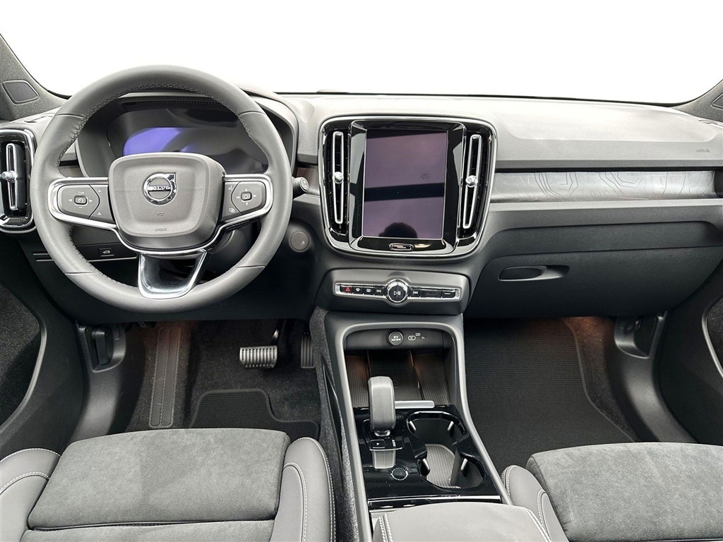 Volvo EX40 Single Motor Extended Range Black Edition 252HK 5d Aut. - Image 17