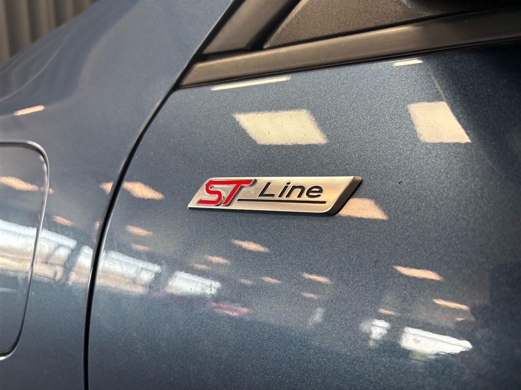 Ford Kuga 2,5 Plugin-hybrid ST-Line X CVT 225HK 5d Trinl. Gear - Image 3