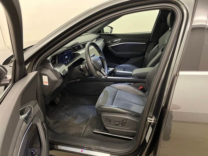 Audi E-tron 55 S Line Quattro 408HK 5d Aut. - Image 6
