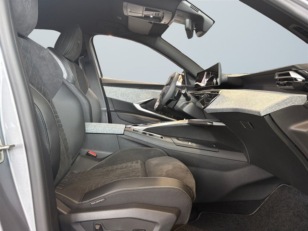 Peugeot e-3008 EL GT Pack 210HK 5d Aut. - Image 16