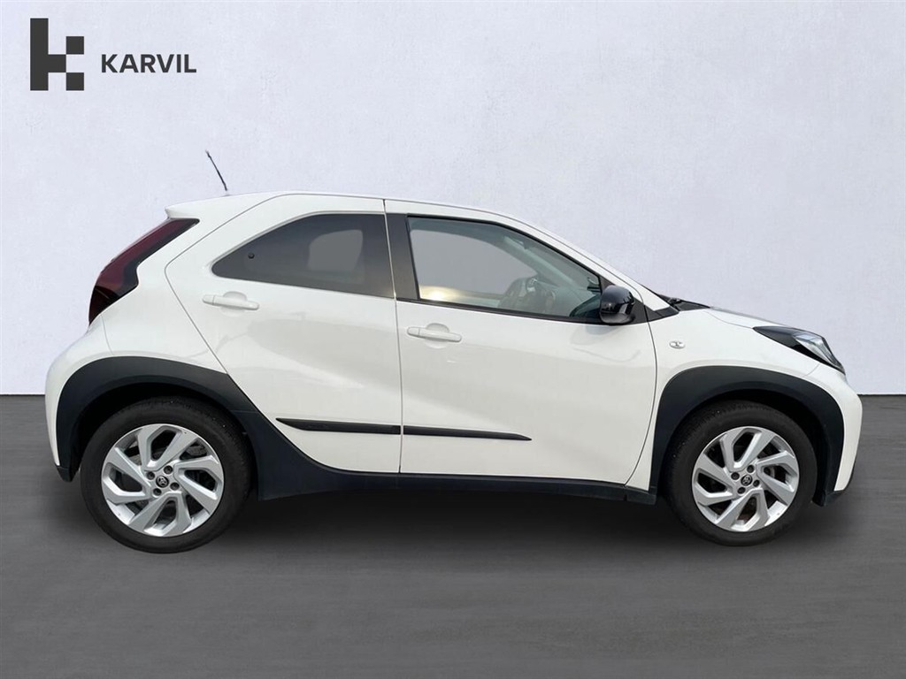 Toyota Aygo X 1,0 VVT-I Active 72HK 5d - Image 7