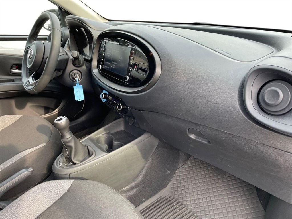 Toyota Aygo X 1,0 VVT-I Active 72HK 5d - Image 13