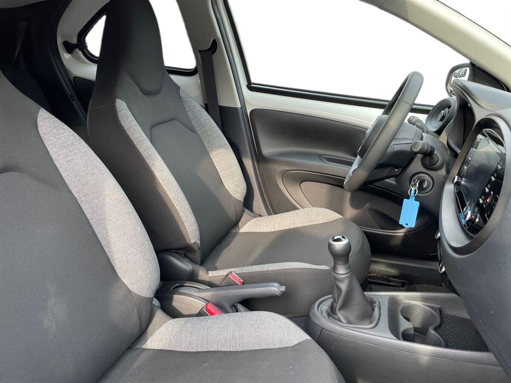 Toyota Aygo X 1,0 VVT-I Active 72HK 5d - Image 14