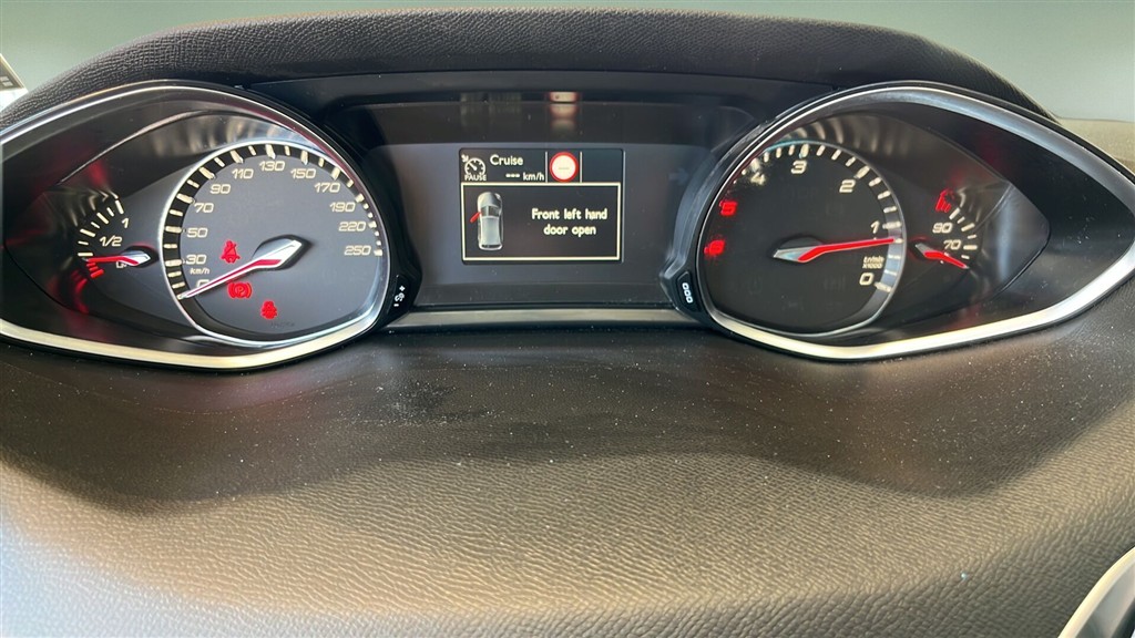 Peugeot 308 SW 1,6 BlueHDi Allure+ 120HK Stc 6g - Image 12