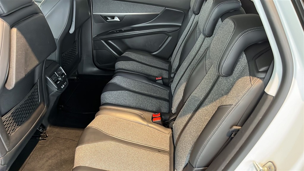 Peugeot 5008 1,2 e-THP Allure EAT6 130HK 5d 6g Aut. - Image 7