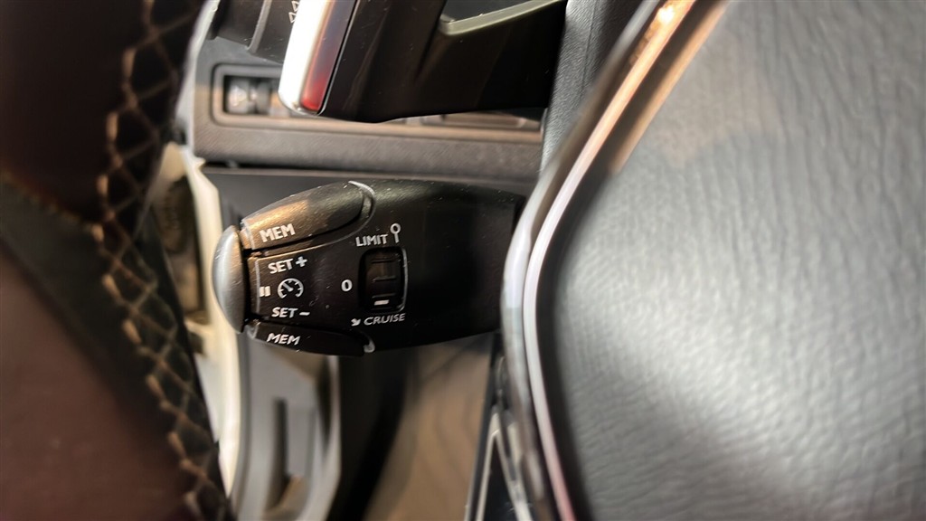 Peugeot 5008 1,2 e-THP Allure EAT6 130HK 5d 6g Aut. - Image 14