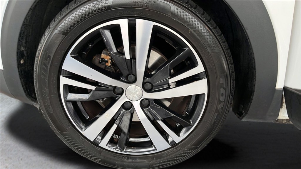 Peugeot 5008 1,2 e-THP Allure EAT6 130HK 5d 6g Aut. - Image 17