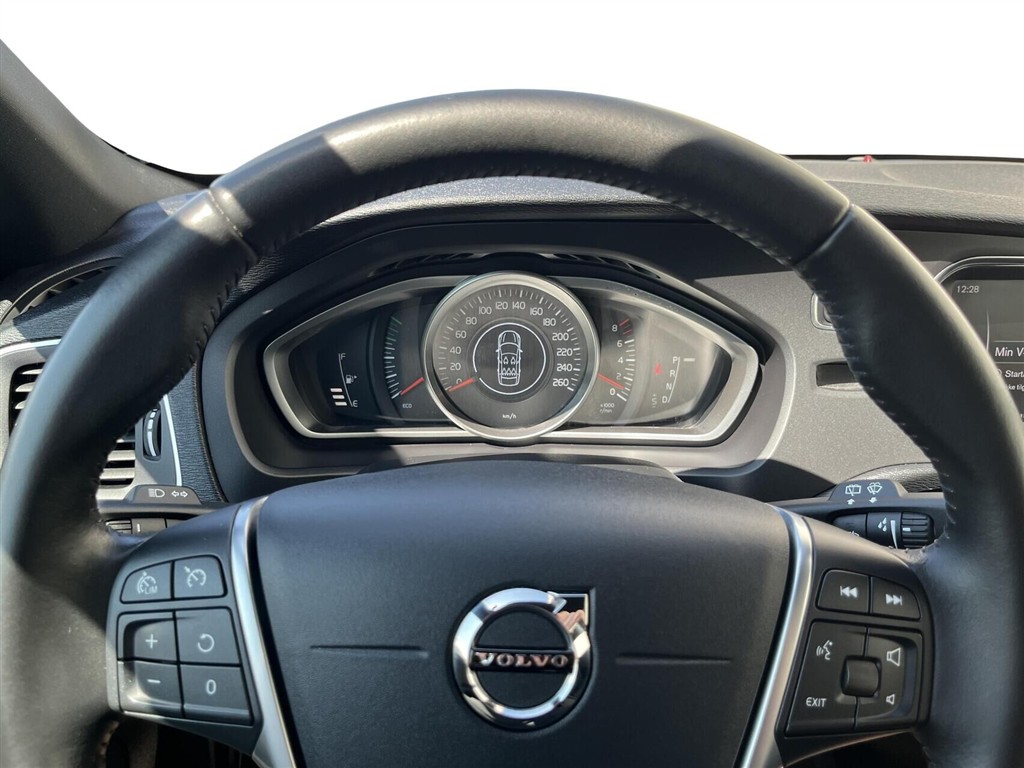 Volvo V40 Cross Country 1,5 T3 Dynamic Edition 152HK 5d 6g Aut. - Image 13