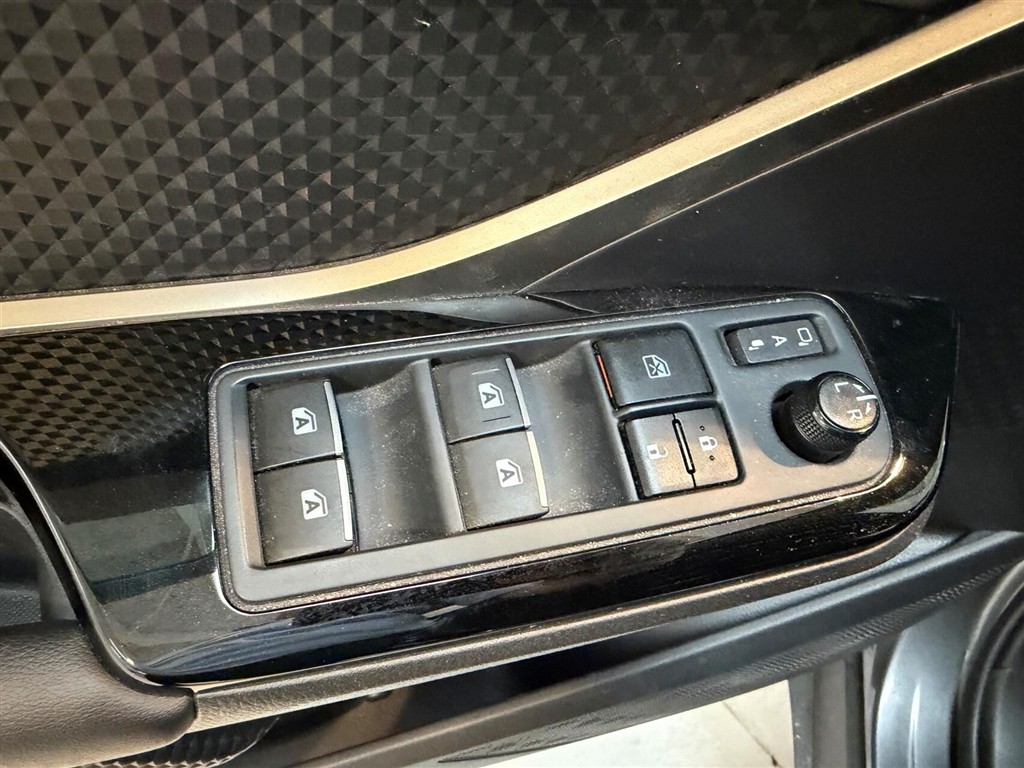 Toyota C-HR 1,8 Hybrid C-LUB Premium Selected Multidrive S 122HK 5d Aut. - Image 8