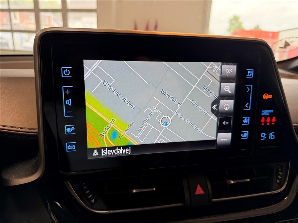 Toyota C-HR 1,8 Hybrid C-LUB Premium Selected Multidrive S 122HK 5d Aut. - Image 11