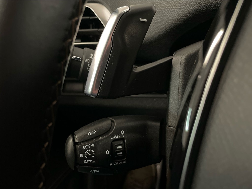 Peugeot 3008 1,6 PureTech Plugin-hybrid GT Line AWD EAT8 300HK 5d 8g Aut. - Image 10