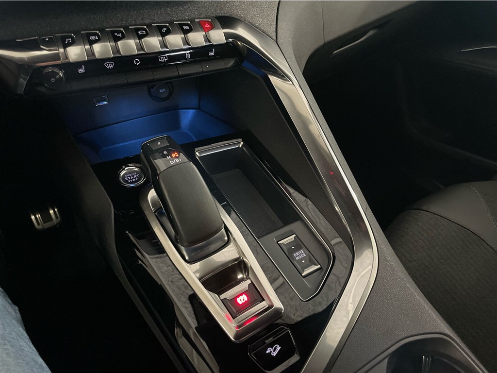 Peugeot 3008 1,6 PureTech Plugin-hybrid GT Line AWD EAT8 300HK 5d 8g Aut. - Image 19