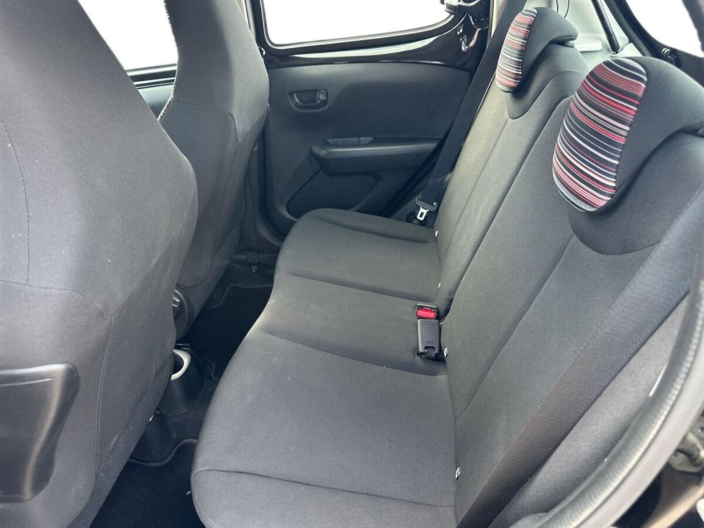 Citroën C1 1,0 VTi Shine 72HK 5d - Image 11