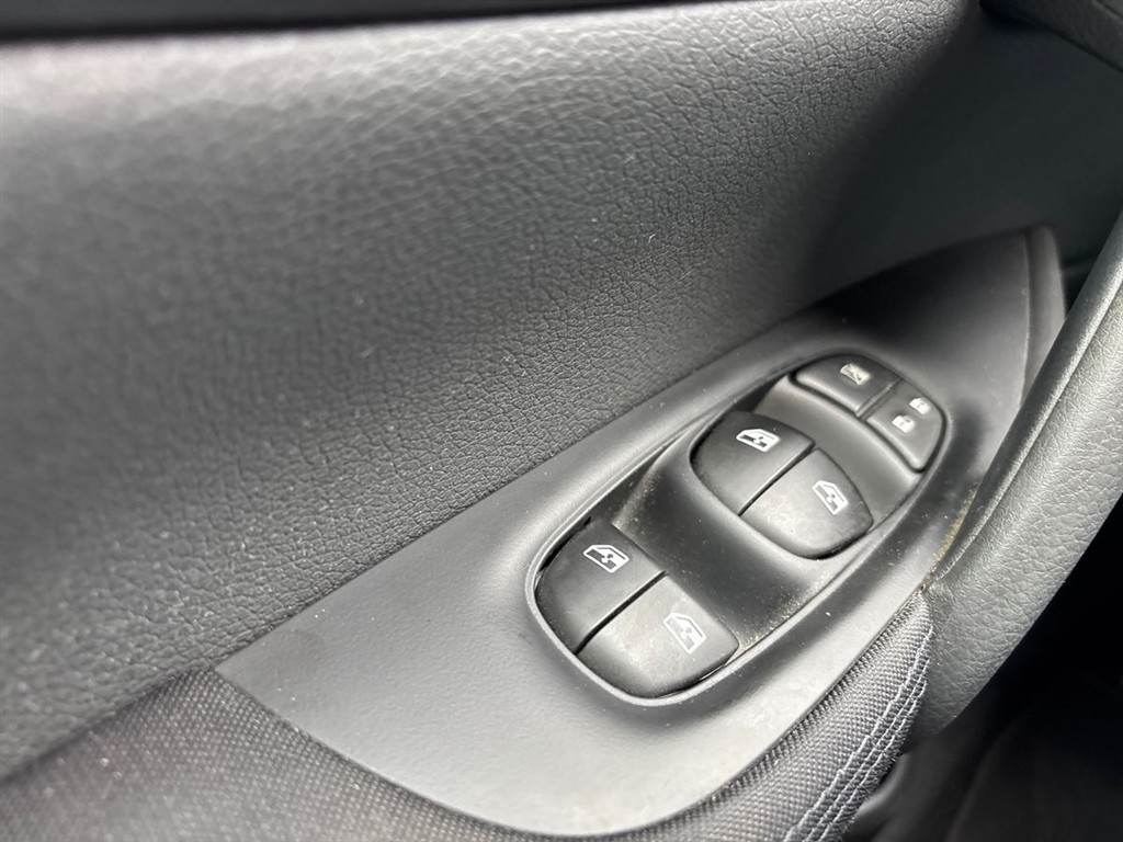 Nissan Qashqai 1,3 Dig-T Visia 140HK 5d 6g - Image 18