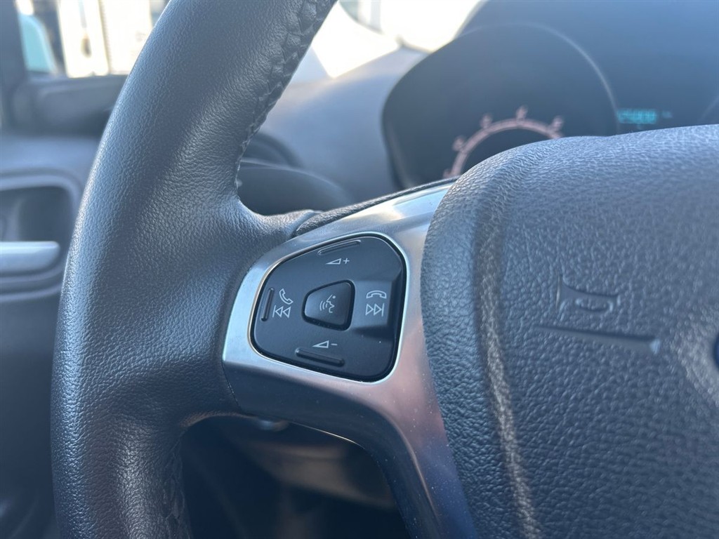 Ford Transit Courier 1,0 EcoBoost Limited 100HK Van 6g - Image 14