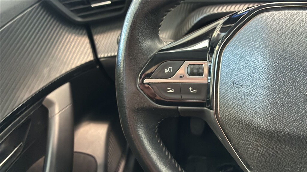 Peugeot 2008 1,2 PureTech Allure Grand 130HK 5d - Image 14