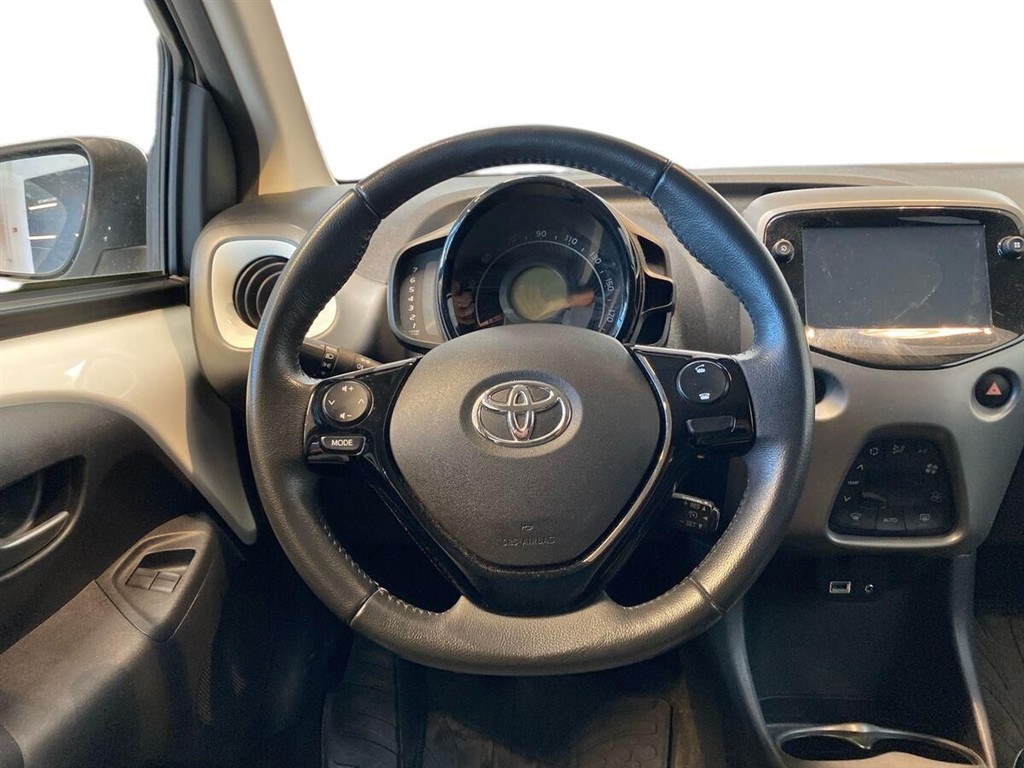 Toyota Aygo 1,0 VVT-I X-Press 72HK 5d - Image 11