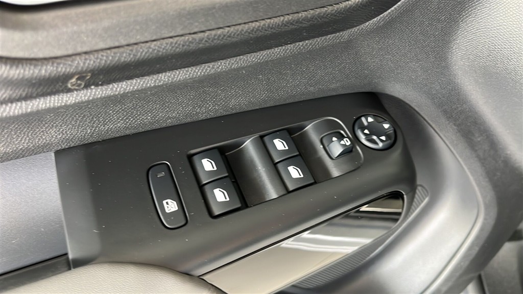 Citroën C5 Aircross 1,6 Plugin-hybrid Shine Sport EAT8 225HK 5d 8g Aut. - Image 16