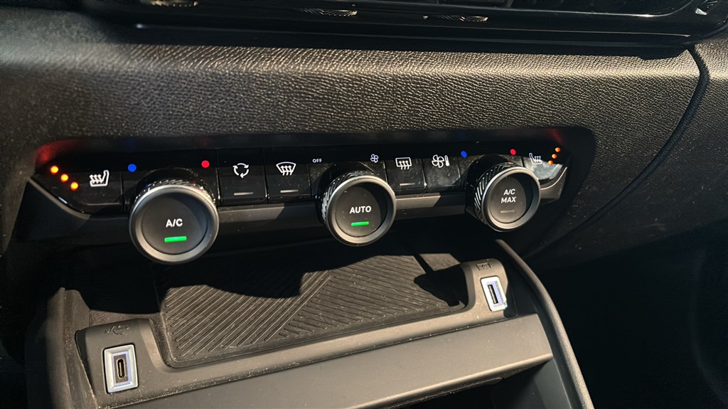 Citroën C4 1,2 PureTech Feel EAT8 130HK 5d 8g Aut. - Image 12