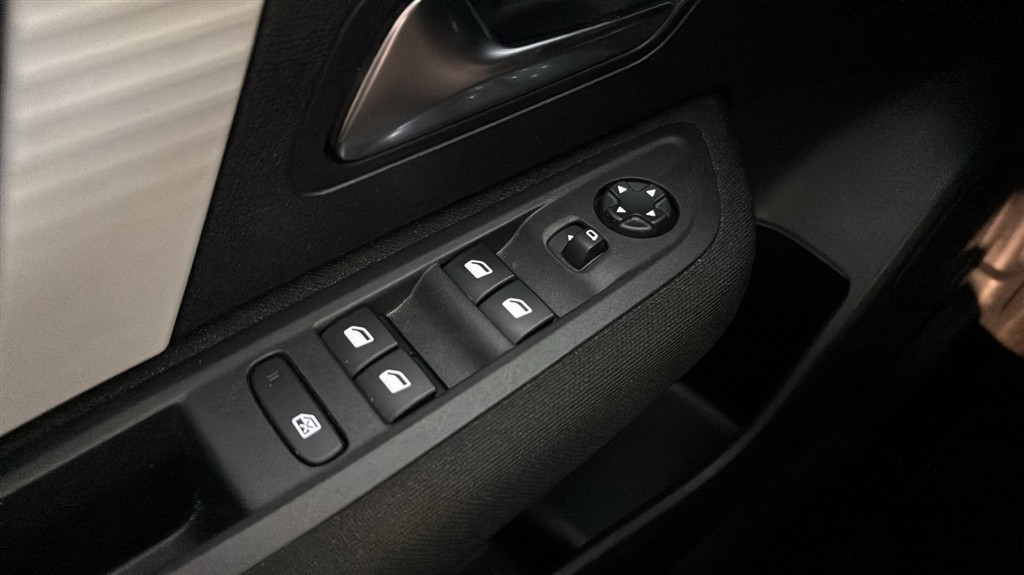 Citroën C4 1,2 PureTech Feel EAT8 130HK 5d 8g Aut. - Image 17