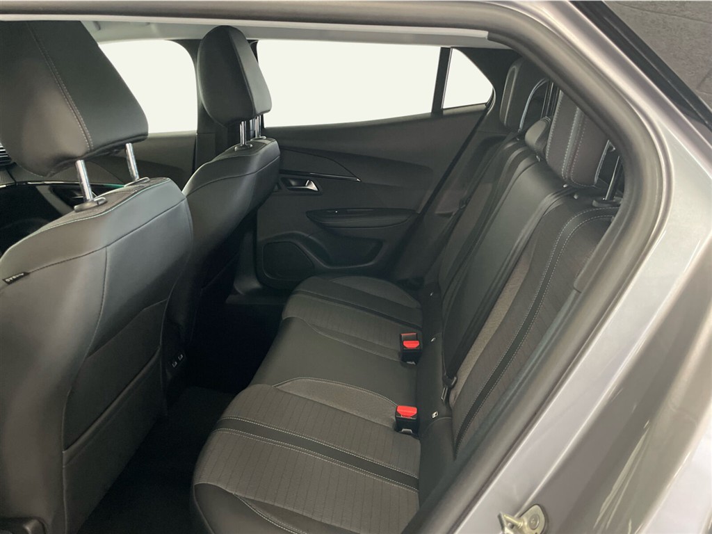 Peugeot 2008 1,2 PureTech Platin Sport 130HK 5d - Image 11