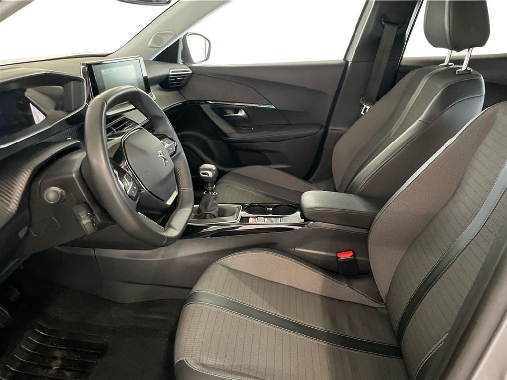 Peugeot 2008 1,2 PureTech Platin Sport 130HK 5d - Image 20