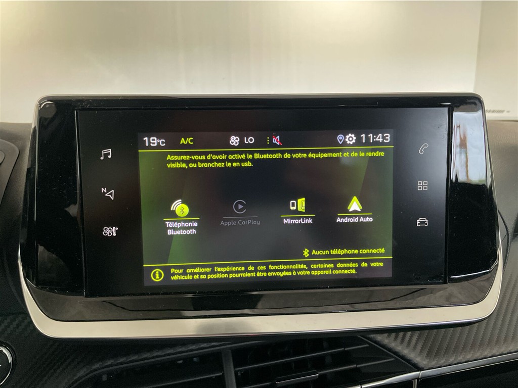 Peugeot 2008 1,2 PureTech Platin Sport 130HK 5d - Image 22