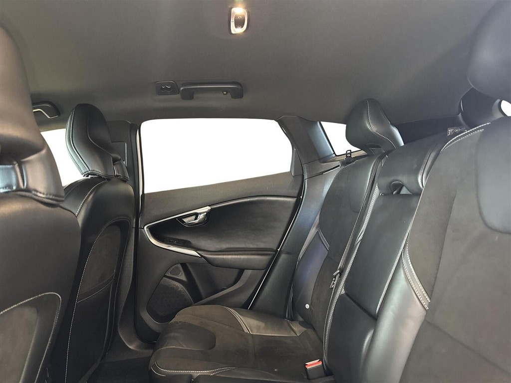Volvo V40 2,0 T4 R-design 190HK 5d 6g Aut. - Image 5