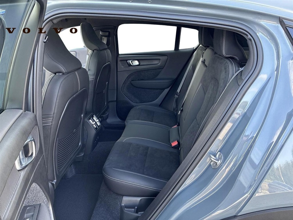 Volvo C40 P8 Recharge Twin Ultimate AWD 408HK 4d Aut. - Image 9