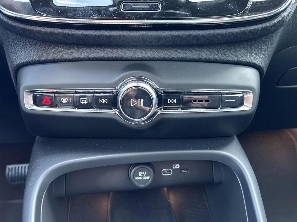 Volvo C40 P8 Recharge Twin Ultimate AWD 408HK 4d Aut. - Image 13