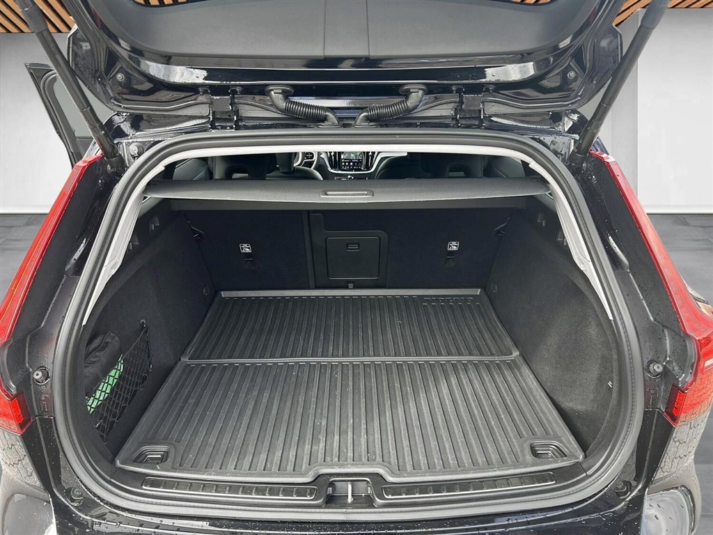 Volvo V60 2,0 T6 Recharge Plugin-hybrid Plus AWD 350HK Stc 8g Aut. - Image 14