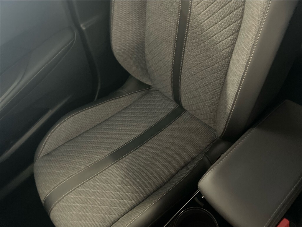 Peugeot 2008 1,2 PureTech Allure EAT8 130HK 5d 8g Aut. - Image 13