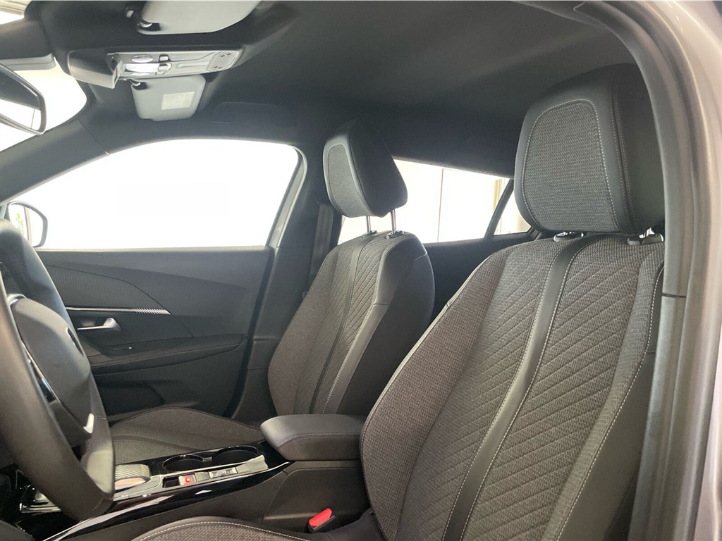 Peugeot 2008 1,2 PureTech Allure EAT8 130HK 5d 8g Aut. - Image 17