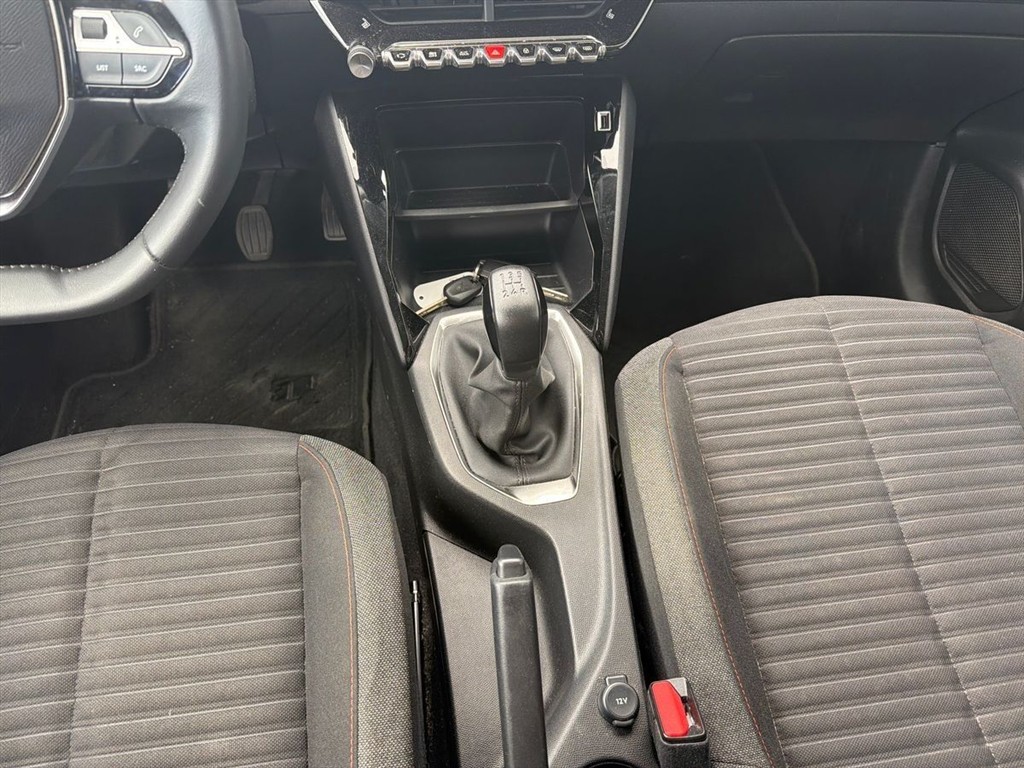 Peugeot 208 1,2 PureTech Black Limited 75HK 5d - Image 11