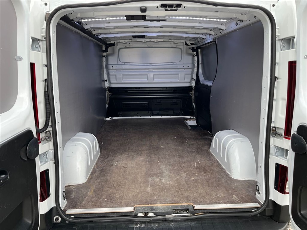 Nissan Primastar L2H1 2,0 DCi Tekna 150HK Van 6g Aut. - Image 11