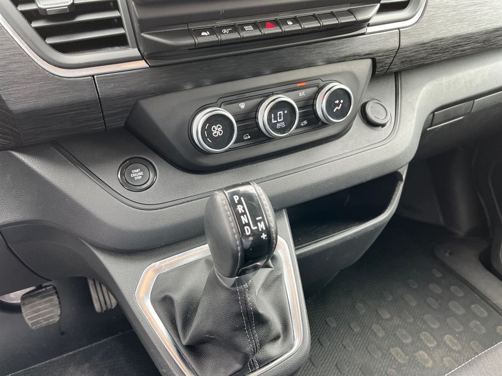 Nissan Primastar L2H1 2,0 DCi Tekna 150HK Van 6g Aut. - Image 13