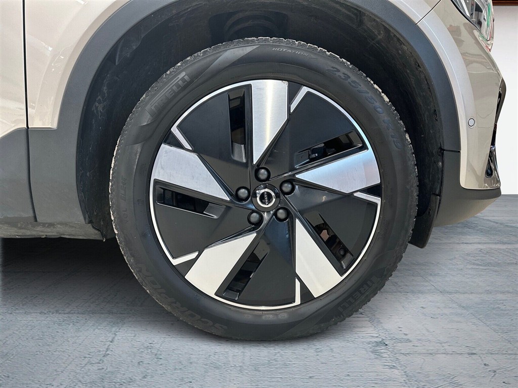 Volvo XC40 Recharge Extended Range Ultimate 252HK 5d Aut. - Image 11