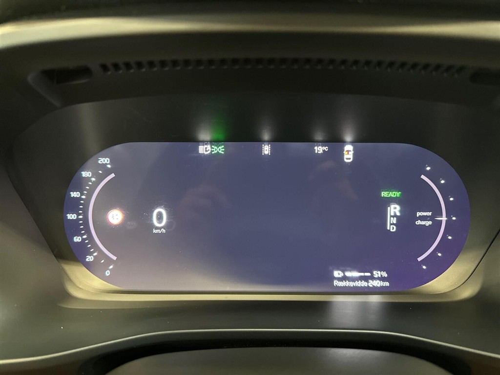 Volvo XC40 Recharge Extended Range Ultimate 252HK 5d Aut. - Image 13
