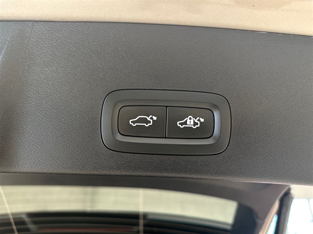 Volvo XC40 Recharge Extended Range Ultimate 252HK 5d Aut. - Image 26