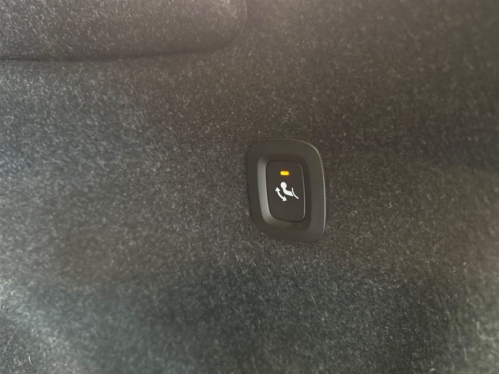 Volvo XC40 Recharge Extended Range Ultimate 252HK 5d Aut. - Image 27