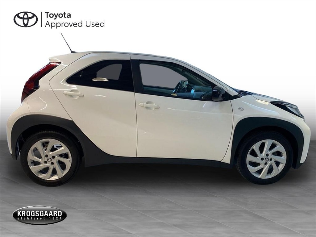 Toyota Aygo X 1,0 VVT-I Active 72HK 5d - Image 8