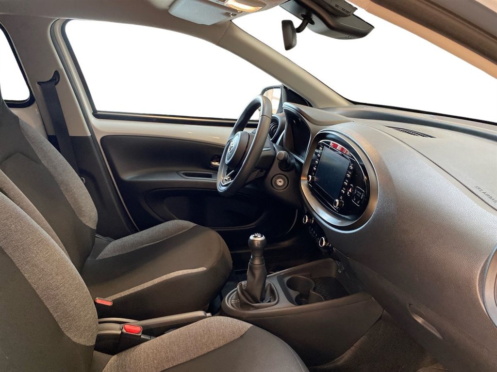Toyota Aygo X 1,0 VVT-I Active 72HK 5d - Image 15
