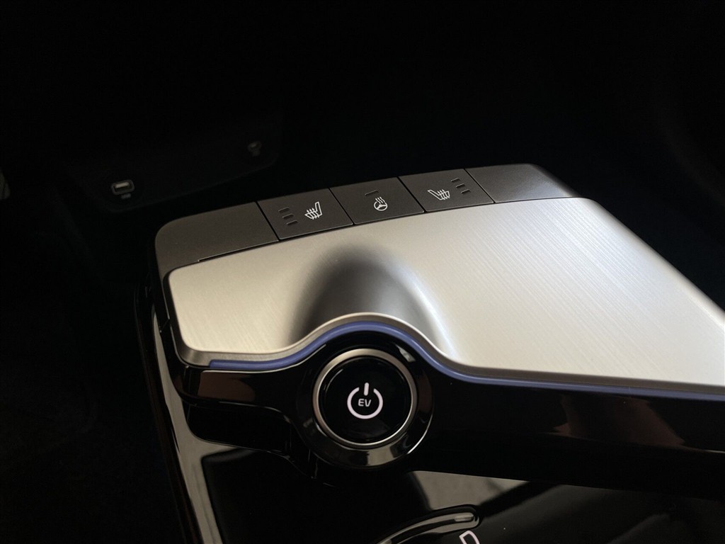 Kia EV6 77 kWh LR RWD Prestige 229HK 5d Aut. - Image 11