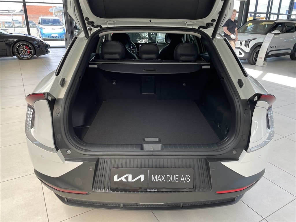 Kia EV6 77 kWh LR RWD Prestige 229HK 5d Aut. - Image 21