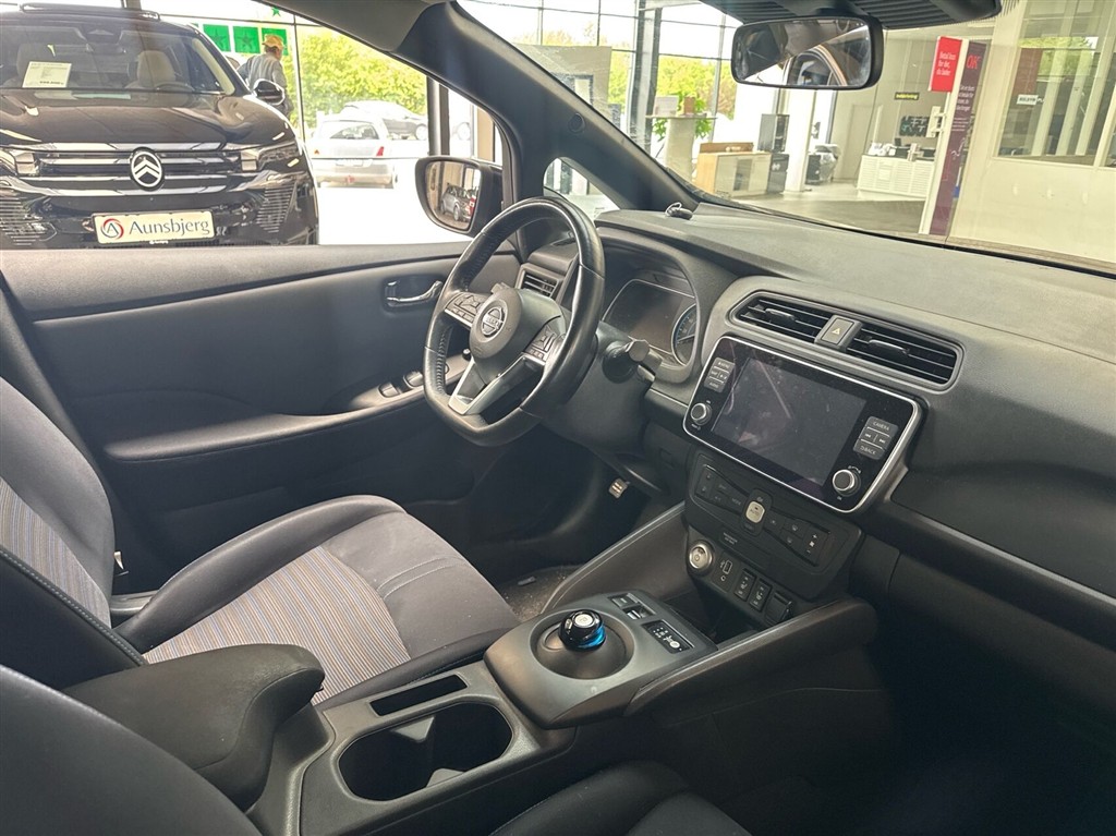 Nissan Leaf EL Acenta 40 kWh 150HK 5d Aut. - Image 10
