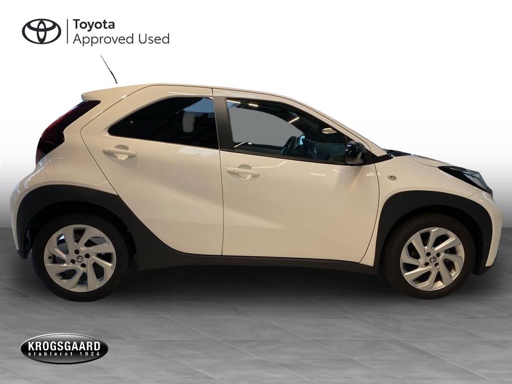 Toyota Aygo X 1,0 VVT-I Active 72HK 5d - Image 8