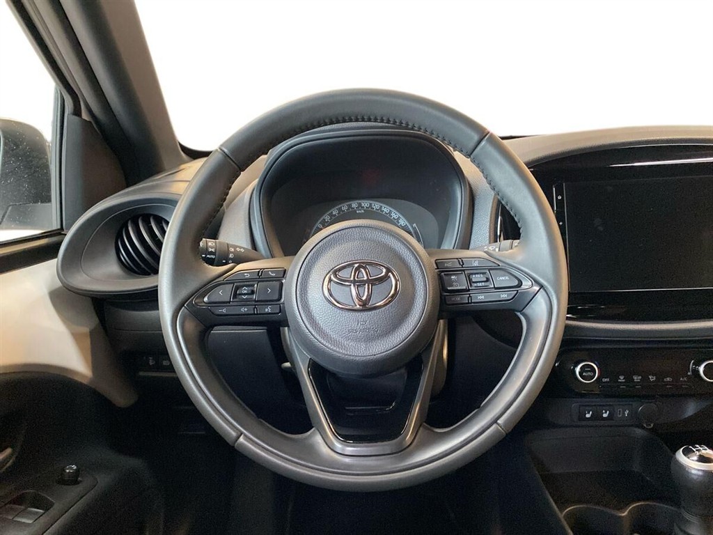 Toyota Aygo X 1,0 VVT-I Active 72HK 5d - Image 11