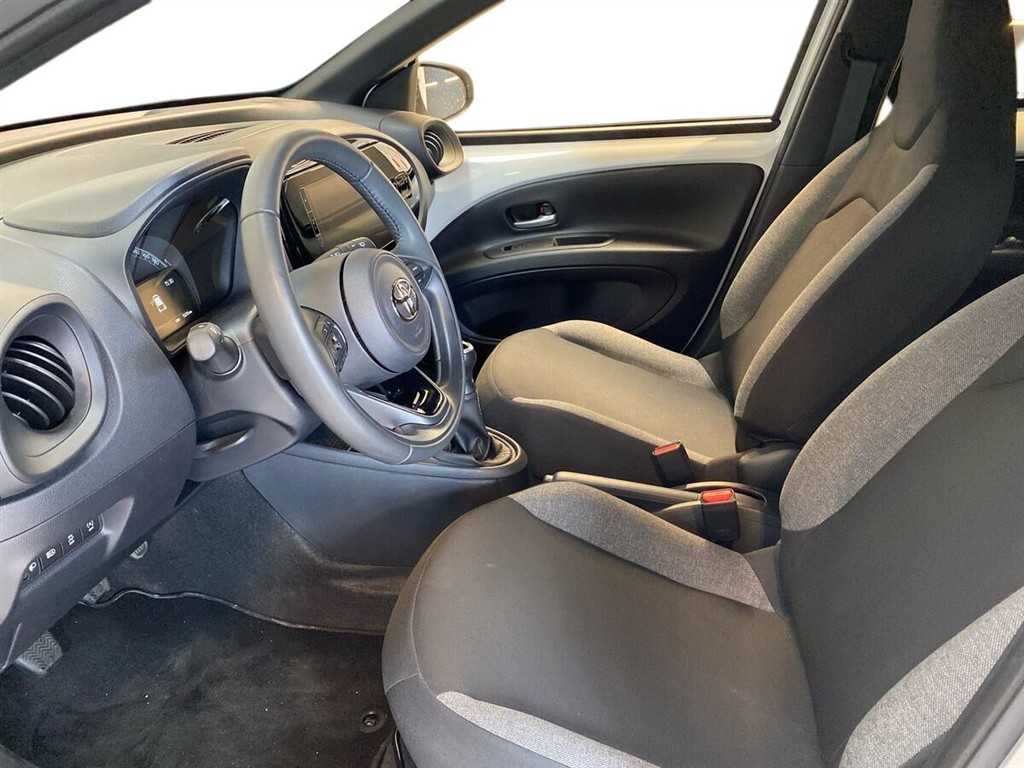 Toyota Aygo X 1,0 VVT-I Active 72HK 5d - Image 18