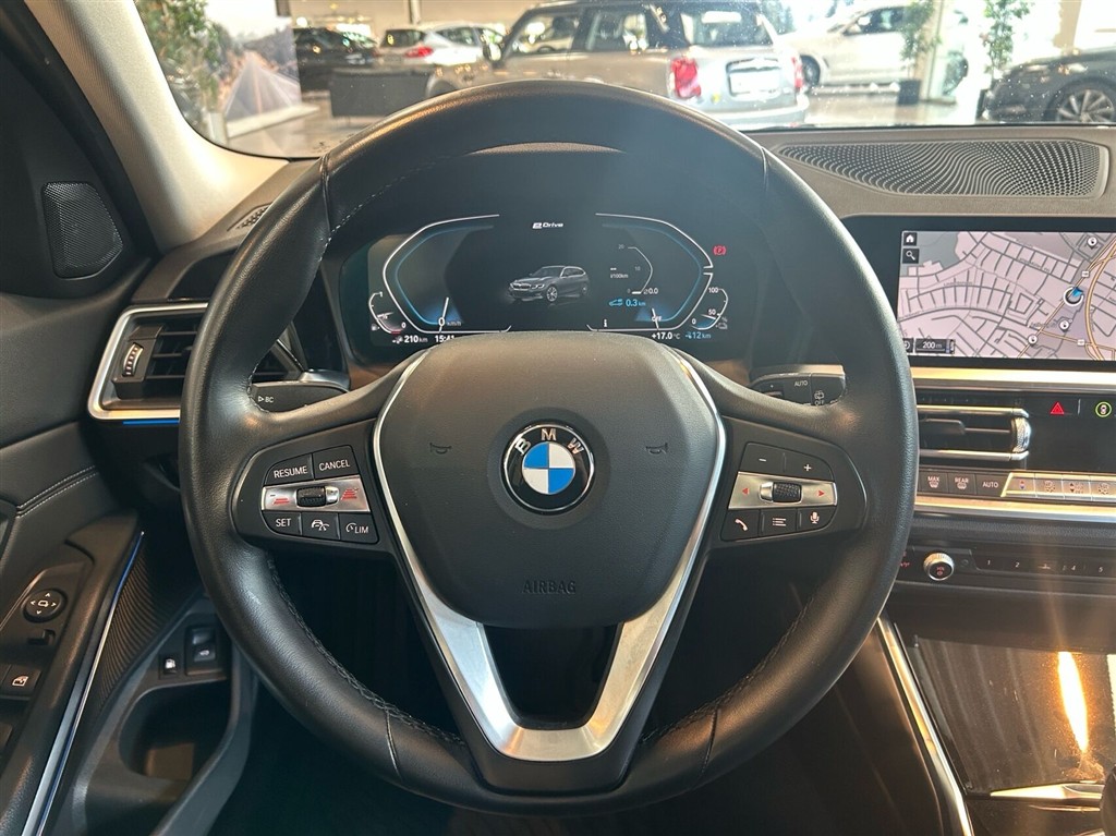 BMW 330e Touring 2,0 Plugin-hybrid Sport Line Steptronic 292HK Stc 8g Aut. - Image 9